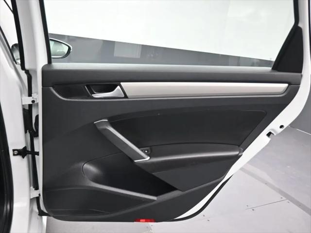 2022 Volkswagen Passat 2.0T SE
