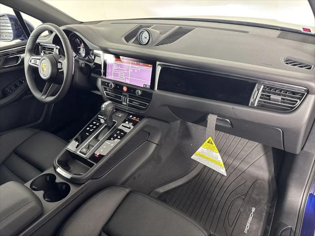 2025 Porsche Macan Macan