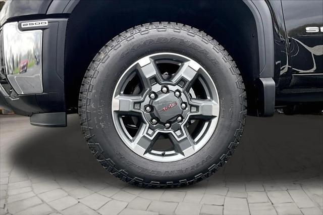 2026 GMC Sierra 2500HD Crew Cab, Standard Bed, SLT, 4WD