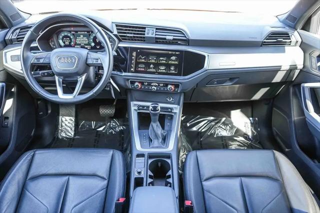 2025 Audi Q3 Premium 45 TFSI S line quattro Tiptronic