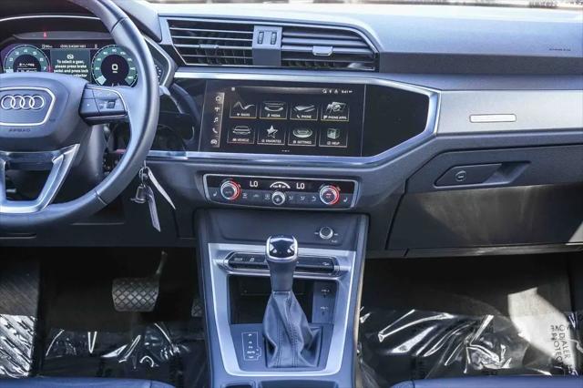 2025 Audi Q3 Premium 45 TFSI S line quattro Tiptronic
