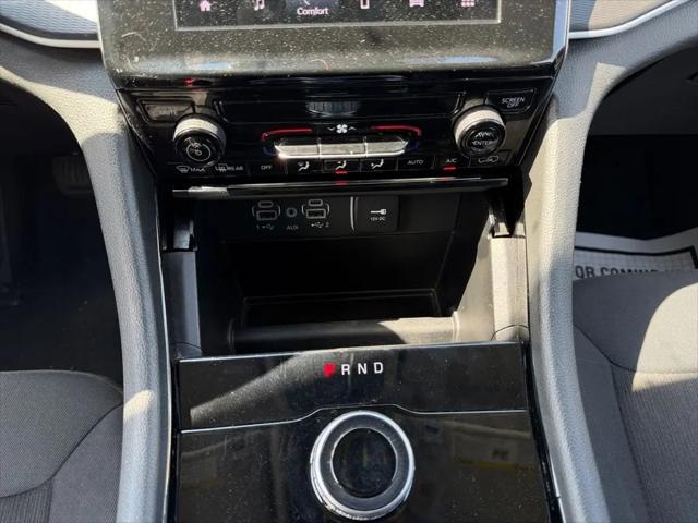 2023 Jeep Grand Cherokee L Laredo 4x2