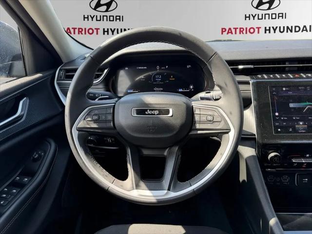 2023 Jeep Grand Cherokee L Laredo 4x2