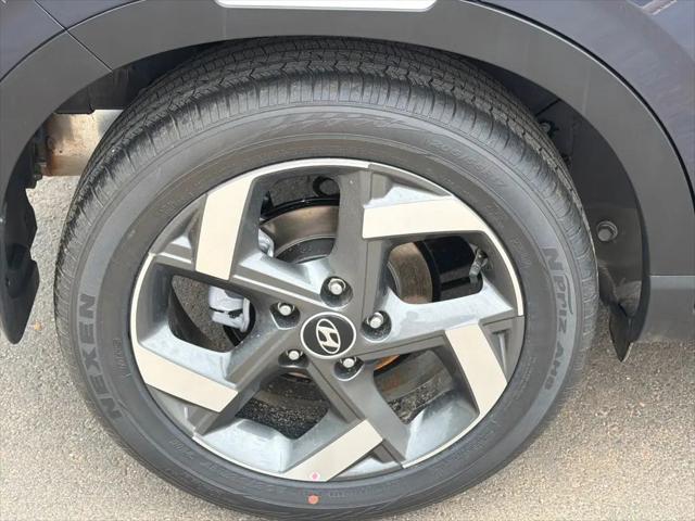 2026 Hyundai Venue SEL w/Two-Tone Roof