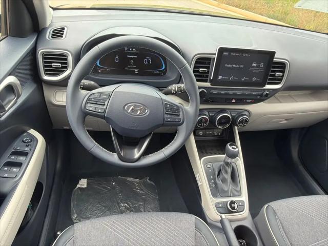 2026 Hyundai Venue SEL w/Two-Tone Roof