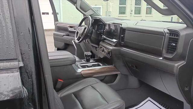 2023 Chevrolet Silverado 1500 4WD Crew Cab Short Bed RST