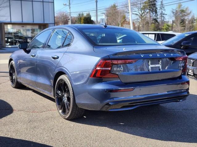 2024 Volvo S60 B5 Core Dark Theme