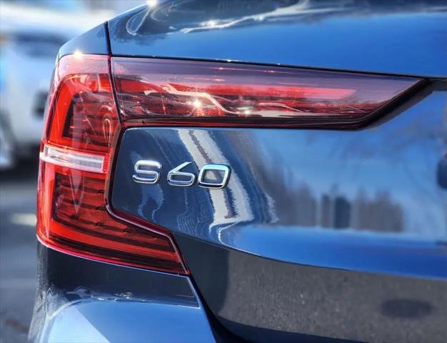 2024 Volvo S60 B5 Core Dark Theme