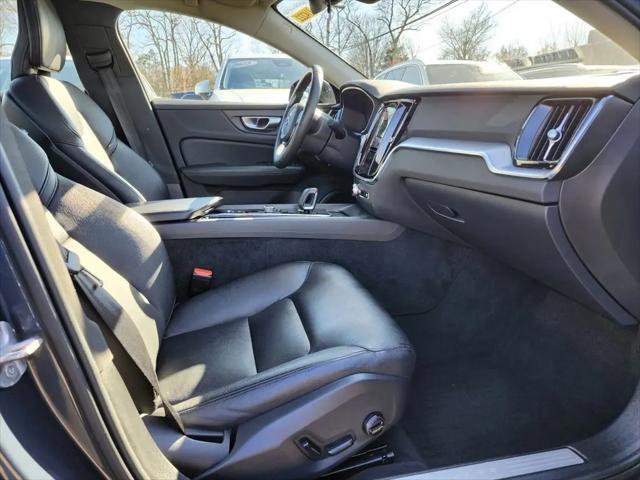 2024 Volvo S60 B5 Core Dark Theme
