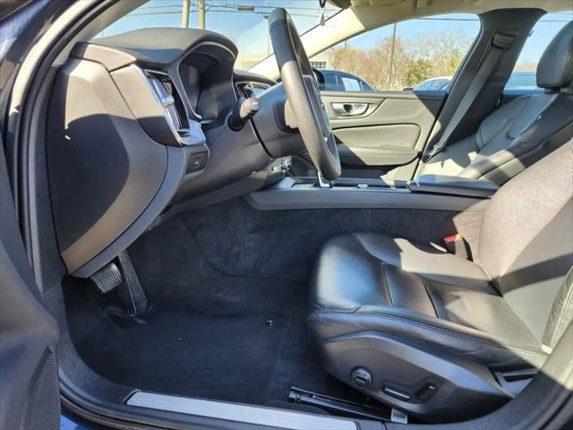 2024 Volvo S60 B5 Core Dark Theme