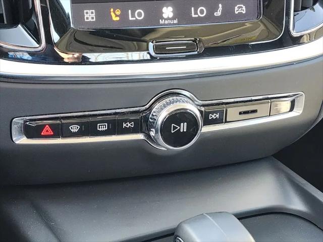 2024 Volvo S60 B5 Core Dark Theme
