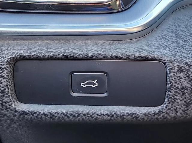 2024 Volvo S60 B5 Core Dark Theme