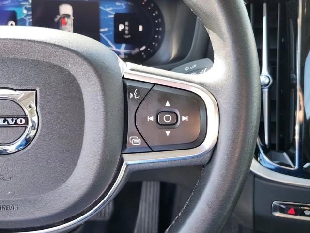 2024 Volvo S60 B5 Core Dark Theme