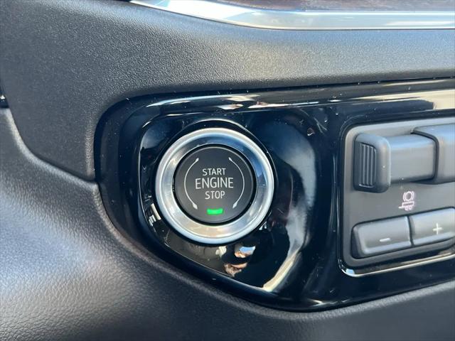 2026 GMC Sierra 1500 Crew Cab, Standard Bed, SLT, 4WD