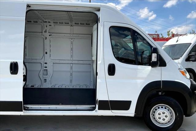 2025 Ram ProMaster 2500 Cargo Van Tradesman High Roof 159" WB w/Pass Seat