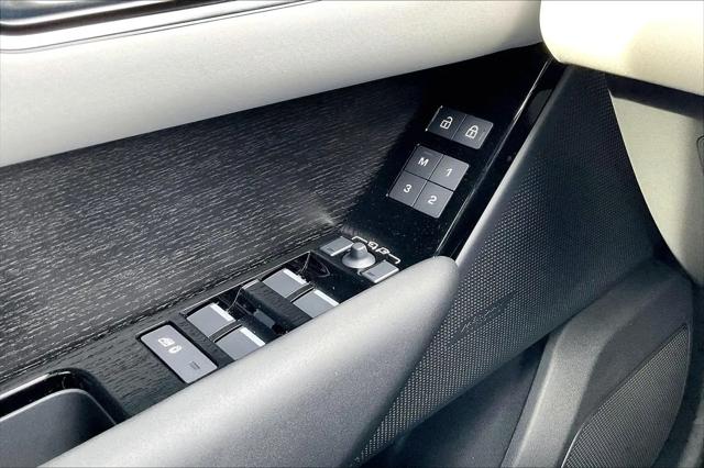 2026 Land Rover Range Rover Velar P250 Dynamic SE