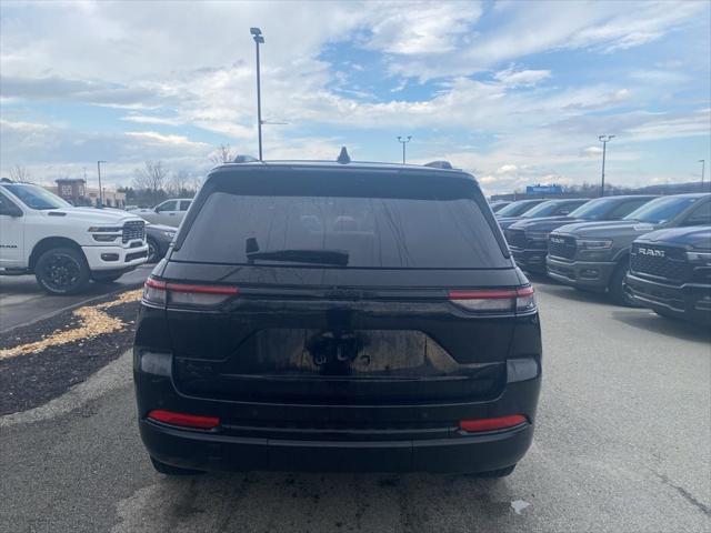 2023 Jeep Grand Cherokee Altitude 4x4 2023 Jeep Grand Cherokee Altitude 4x4