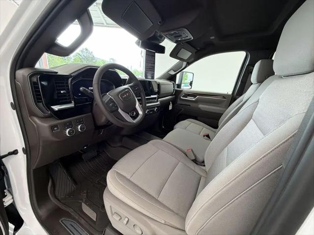 2026 GMC Sierra 2500HD Crew Cab, Standard Bed, SLE, 4WD