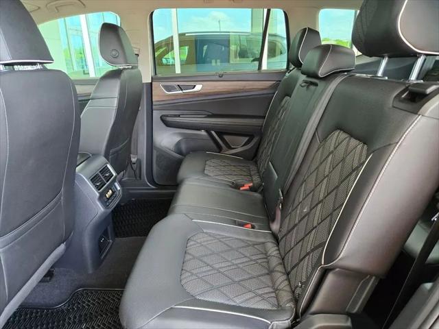 2025 Volkswagen Atlas 2.0T SEL Premium R-Line