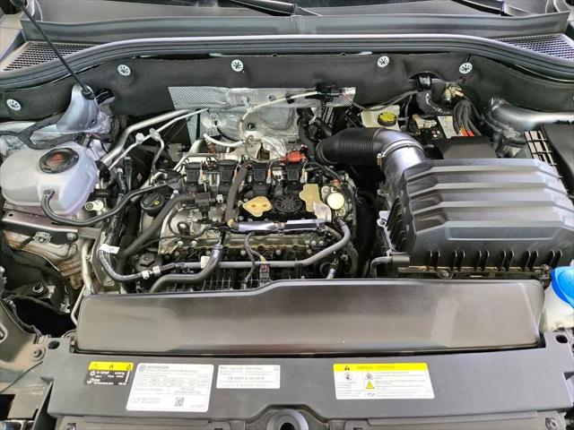2025 Volkswagen Atlas 2.0T SEL Premium R-Line
