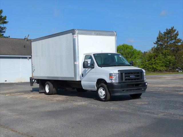 2024 Ford E-450 Cutaway Base