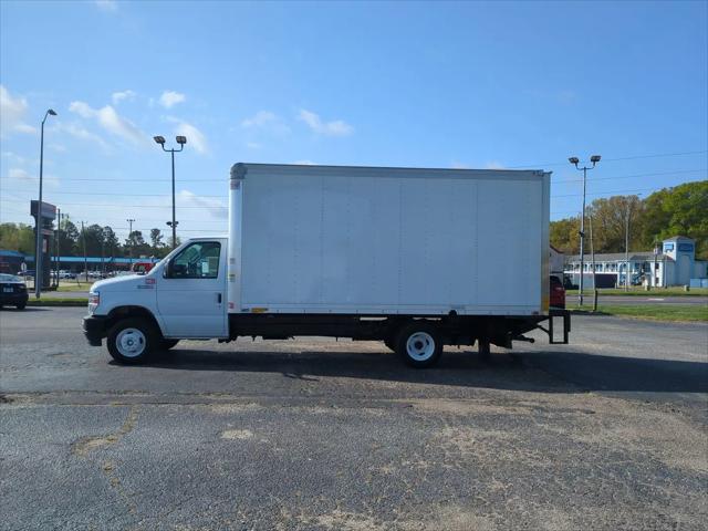 2024 Ford E-450 Cutaway Base