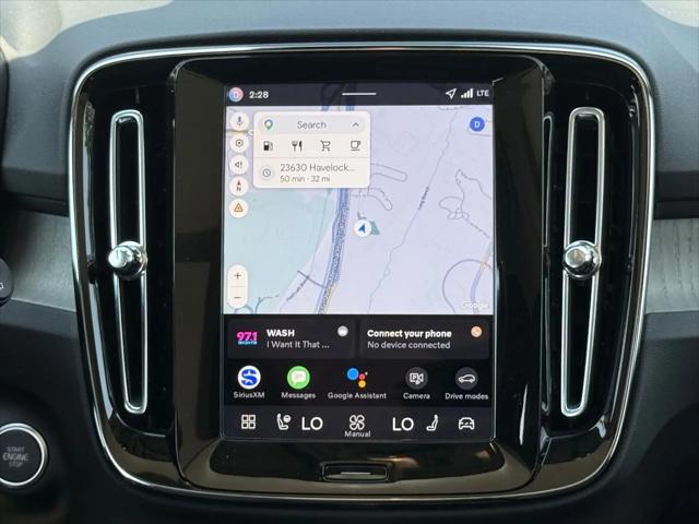 2026 Volvo XC40 Core, B5 AWD Gas (mild hybrid), Dark