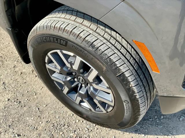 2024 Nissan Frontier Crew Cab SL 4x4