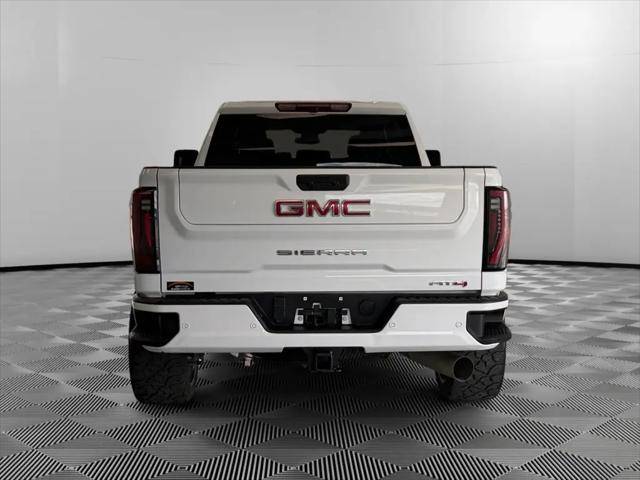 2025 GMC Sierra 2500HD 4WD Crew Cab Standard Bed AT4