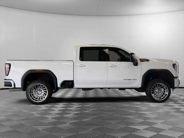 2025 GMC Sierra 2500HD 4WD Crew Cab Standard Bed AT4