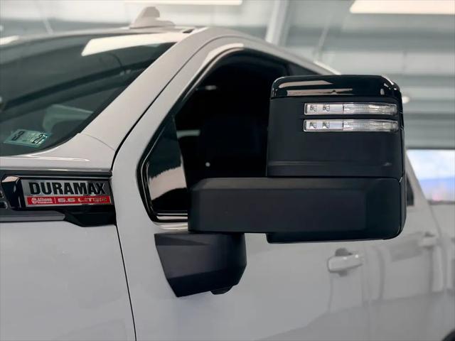 2025 GMC Sierra 2500HD 4WD Crew Cab Standard Bed AT4