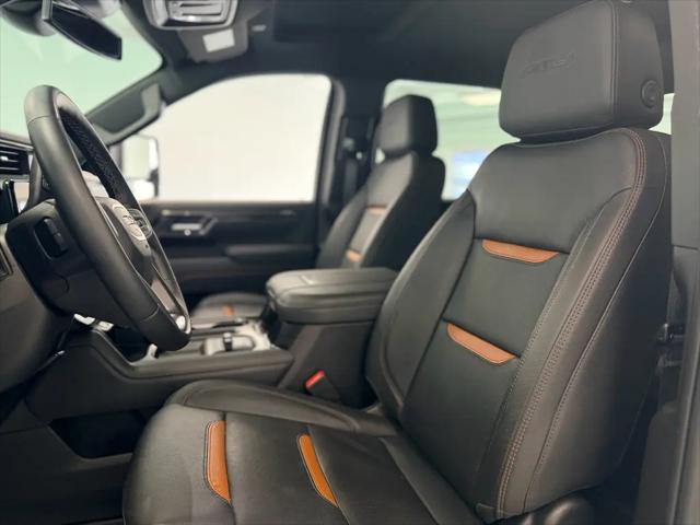 2025 GMC Sierra 2500HD 4WD Crew Cab Standard Bed AT4