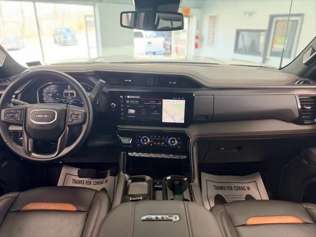 2025 GMC Sierra 2500HD 4WD Crew Cab Standard Bed AT4