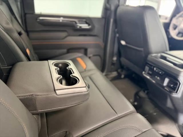 2025 GMC Sierra 2500HD 4WD Crew Cab Standard Bed AT4