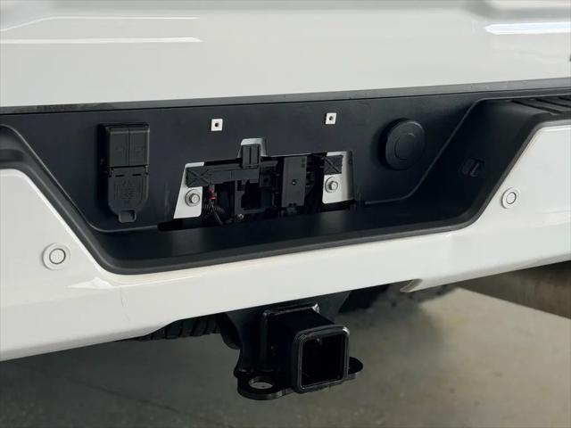 2025 GMC Sierra 2500HD 4WD Crew Cab Standard Bed AT4