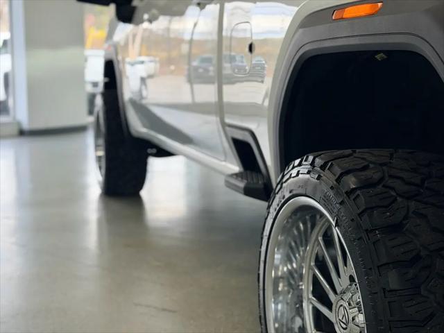 2025 GMC Sierra 2500HD 4WD Crew Cab Standard Bed AT4