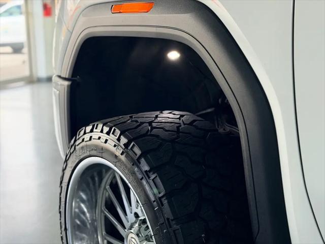 2025 GMC Sierra 2500HD 4WD Crew Cab Standard Bed AT4
