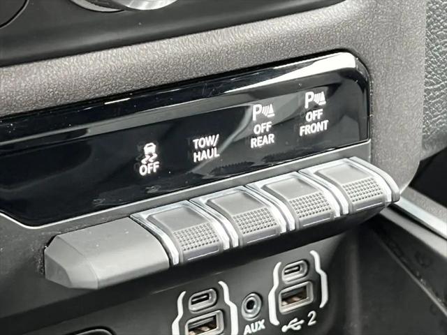 2021 Ram 1500 Big Horn Crew Cab 4x4 5'7" Box