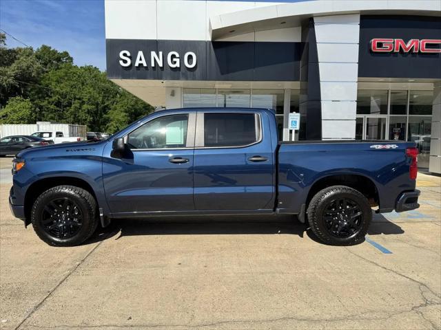 2023 Chevrolet Silverado 1500 4WD Crew Cab Short Bed Custom