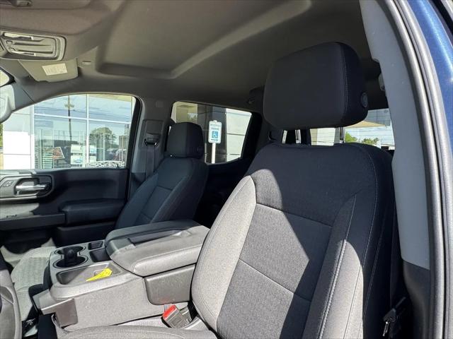 2023 Chevrolet Silverado 1500 4WD Crew Cab Short Bed Custom