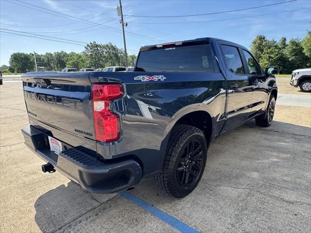 2023 Chevrolet Silverado 1500 4WD Crew Cab Short Bed Custom