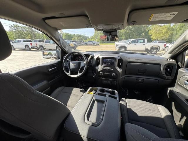 2023 Chevrolet Silverado 1500 4WD Crew Cab Short Bed Custom