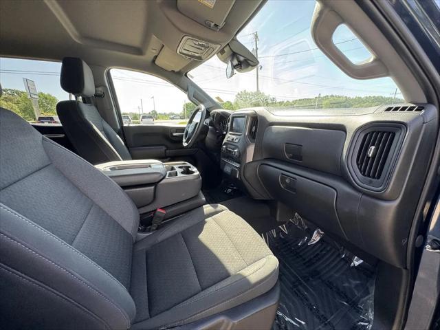 2023 Chevrolet Silverado 1500 4WD Crew Cab Short Bed Custom