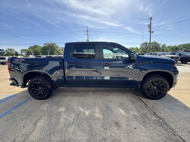 2023 Chevrolet Silverado 1500 4WD Crew Cab Short Bed Custom
