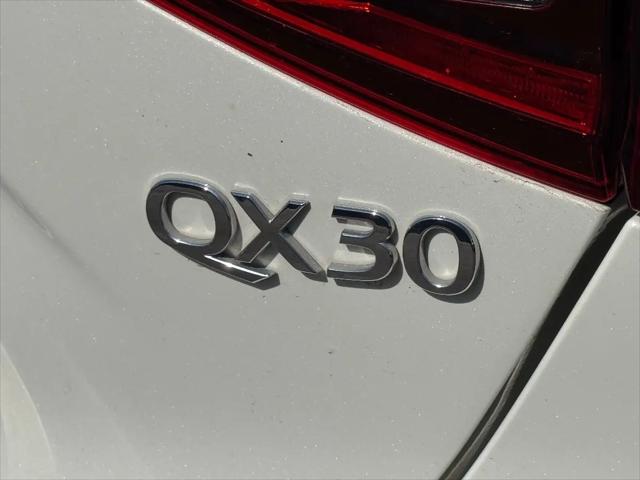 2019 INFINITI QX30 ESSENTIAL