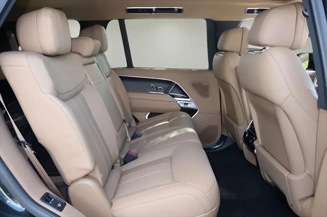 2026 Land Rover Range Rover P530 SE 7 Seat