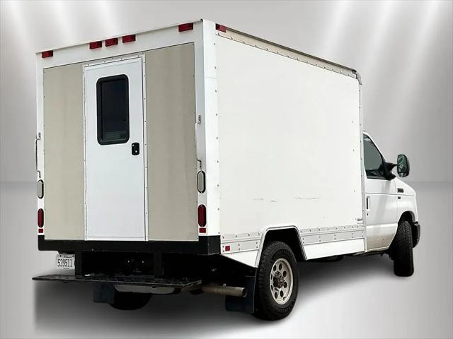 2016 Ford E-350 Cutaway E-350