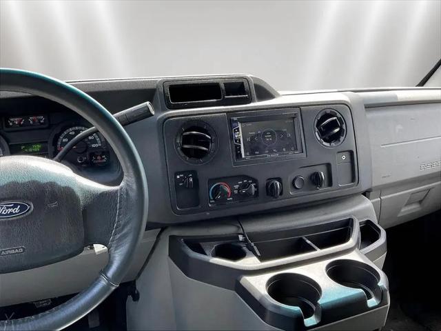 2016 Ford E-350 Cutaway E-350