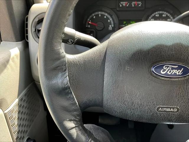 2016 Ford E-350 Cutaway E-350