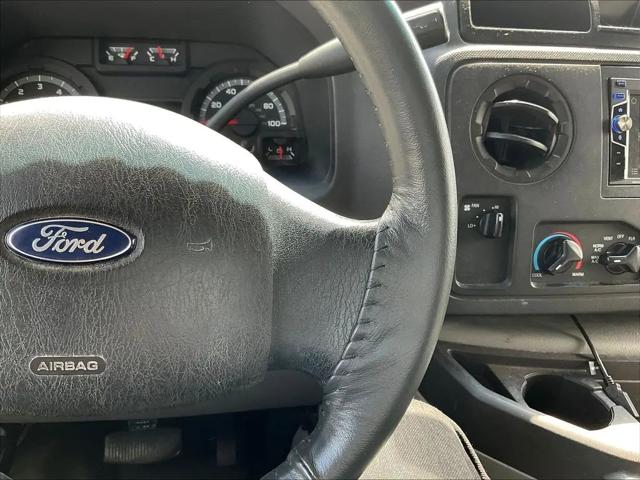 2016 Ford E-350 Cutaway E-350